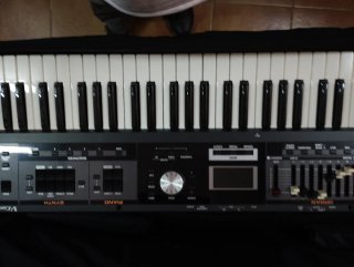 Teclado Roland V-Combo VR-09