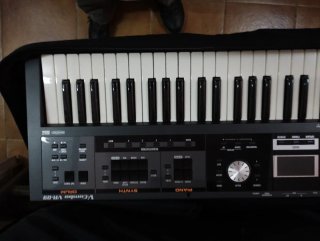 Teclado Roland V-Combo VR-09