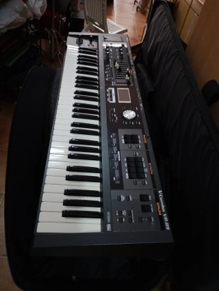 Teclado Roland V-Combo VR-09