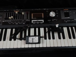Teclado Roland V-Combo VR-09