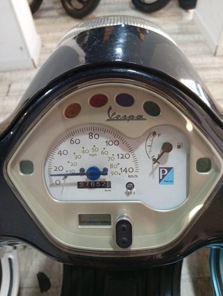 Vespa LX 125 Negra