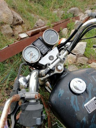 Daelim 125cc Cruiser Negra y Plateada