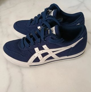 Zapatillas Asics Azul y Blanco