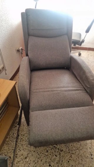 Sillón relax gris tela