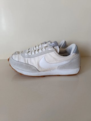 Lote Zapatillas Deportivas Plata y Blanco