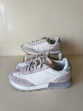Lote Zapatillas Deportivas Plata y Blanco