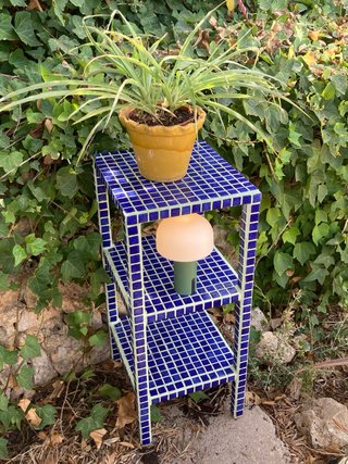 Mesita de jardín de mosaico azul