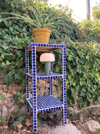 Mesita de jardín de mosaico azul