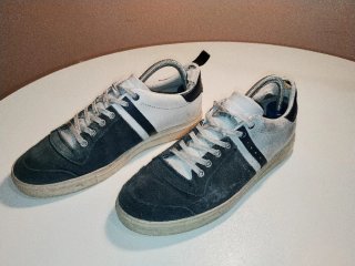 Zapatillas deportivas azul y blanco
