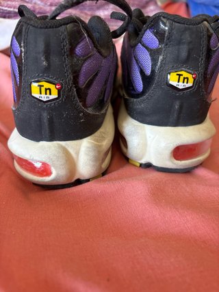 Nike TN Morado y Negro