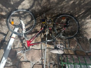 Bicicleta de Montaña Merida Kalahari y otra orbea