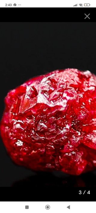 Diamante rojo natural bruto