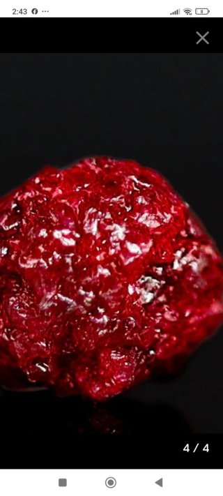 Diamante rojo natural bruto