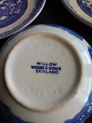 Porcelana inglesa antigua azul y blanca