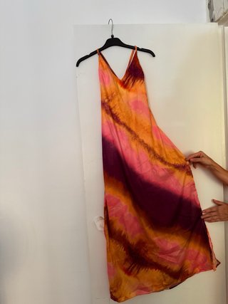 Vestido largo tie-dye naranja y rosa