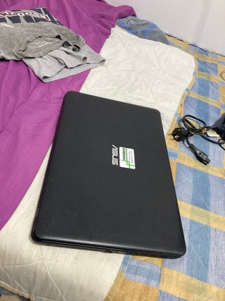 ASUS R752L Portátil