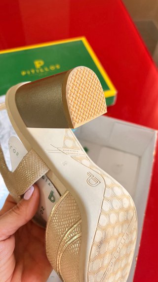 Zapatos dorados Pitillos T38 piel