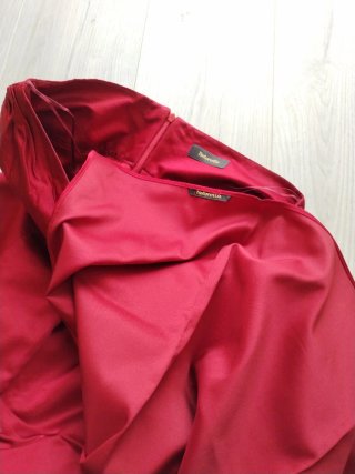 Vestido fiesta satén rojo burdeos talla 40 foulard