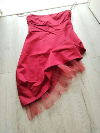 Vestido fiesta satén rojo burdeos talla 40 foulard