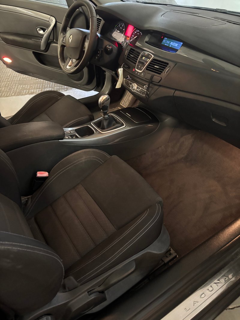 Renault Laguna Coupe 2.0 dCi Emotion Plus 2010, foto 6