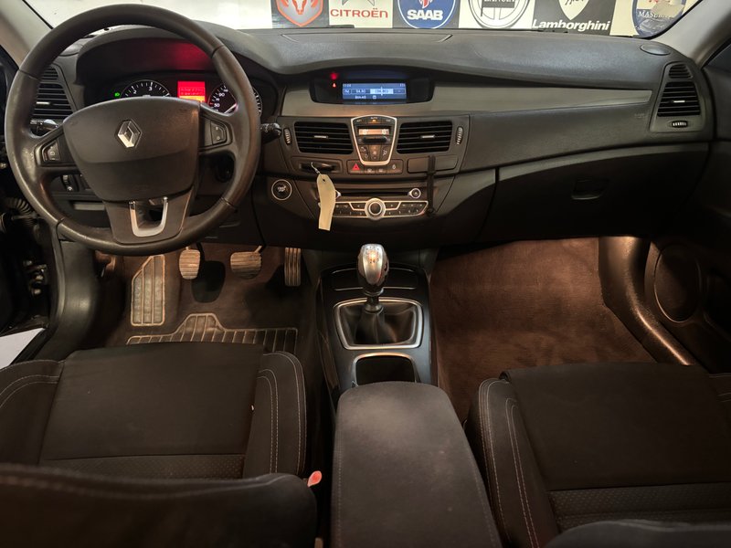 Renault Laguna Coupe 2.0 dCi Emotion Plus 2010, foto 8