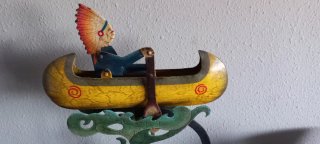 Figura Indio en Canoa Vintage