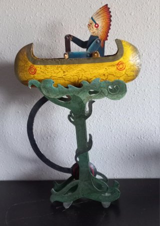 Figura Indio en Canoa Vintage