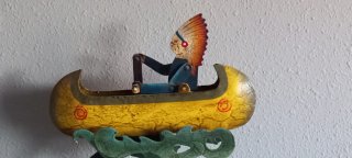 Figura Indio en Canoa Vintage