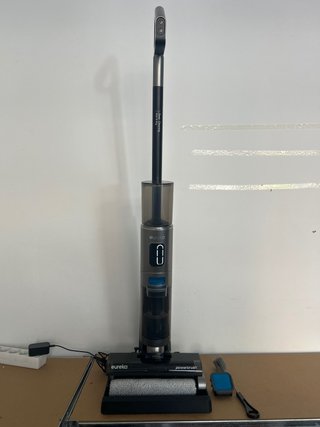 Aspiradora Eureka RapidWash NEW430