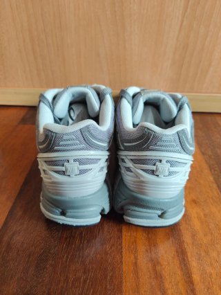 Zapatillas New Balance 1906RLC Talla 40.5 Gris