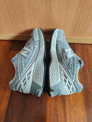 Zapatillas New Balance 1906RLC Talla 40.5 Gris
