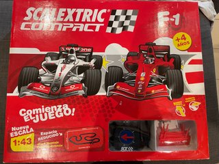 Scalextric Compact Renault F1 1:43