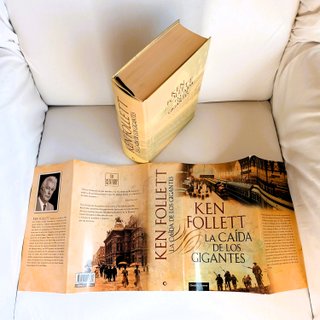 La Caída de los Gigantes, Ken Follet (Spanish Ed.)
