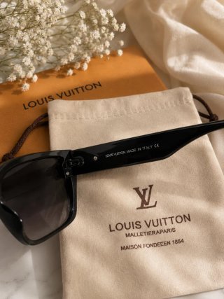 Gafas de sol Louis Vuitton negras Sin funda