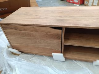 Sklum Tasmani Mueble TV 160x40 cm con estante