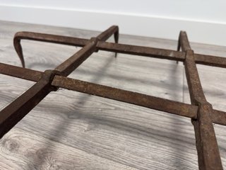 Reja antigua de hierro forjado 70x55 cm
