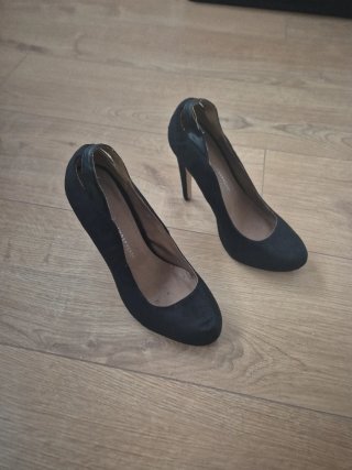 Zapatos de tacón negros