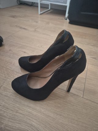Zapatos de tacón negros