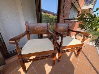 Sillón de madera con marquetería