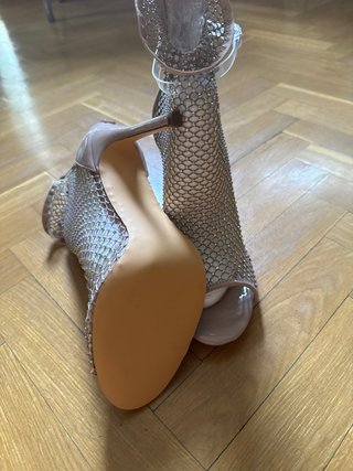 Sandalias de verano beige y doradas