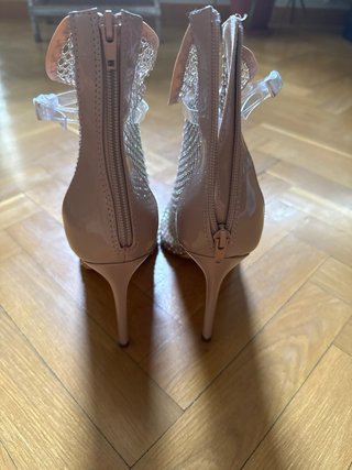 Sandalias de verano beige y doradas