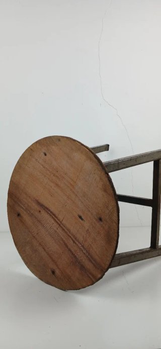 Sgabello industriale metallo