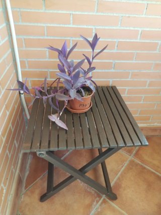 Mesa de madera como nueva para exterior, cuadrada