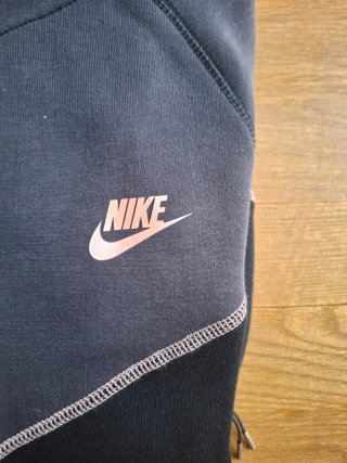 Sudadera Nike Tech x Central Cee