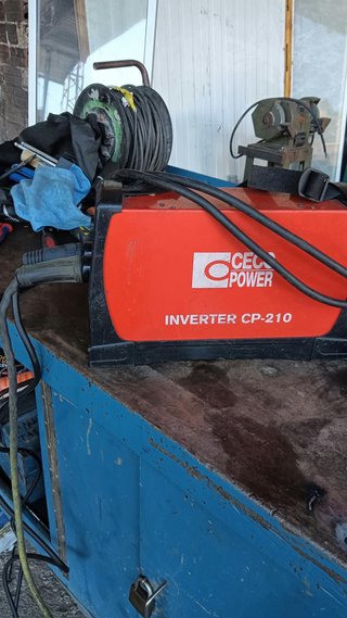 Soldador Inverter Profesional Cevik CP-210