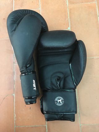 Guantes y Espinilleras de KickBoxing