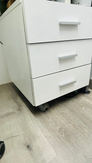 Cajonera con llave para escritorio