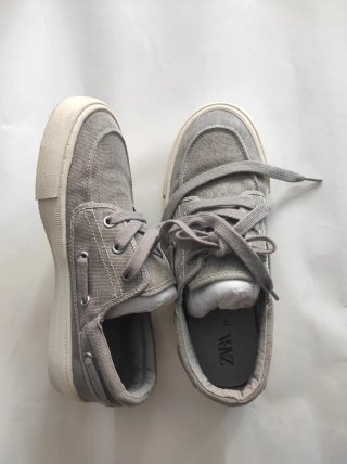 Zapatillas Niño.Zara Gris Talla 37