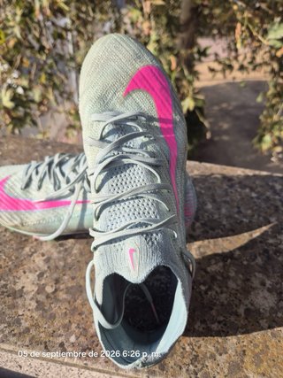 Botas de fútbol Nike Talla 44