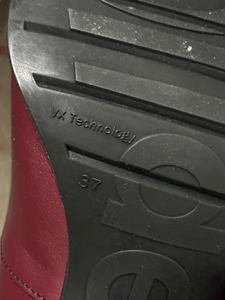 Merceditas de piel tacón burdeos